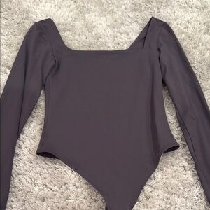 Aritzia Contour Bodysuit size M - purple